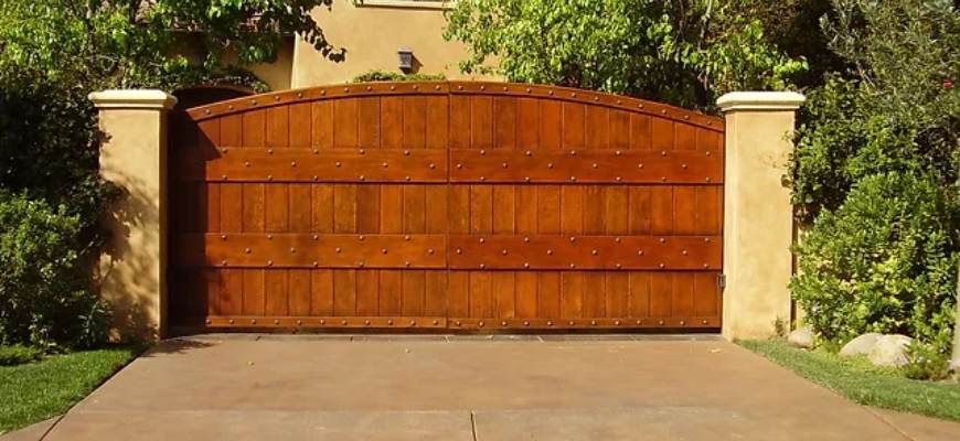 Wooden Gates and Their Features