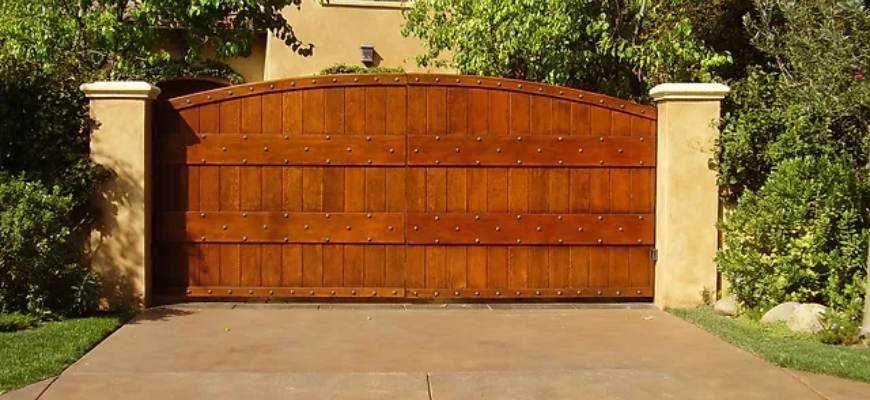 Wooden Gates and Their Features