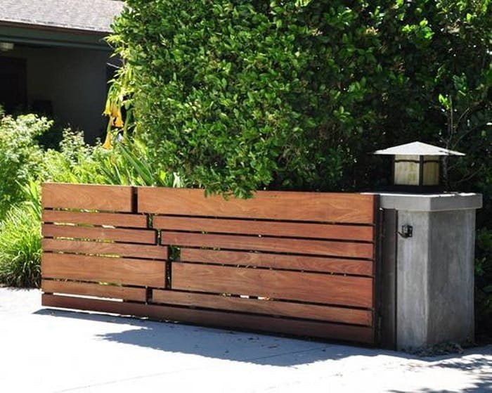 Contemporary wooden main gate