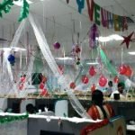 creative-office-christmas-decorations
