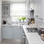 compact-kitchen-with-window-design