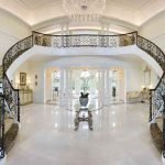 grand-entrance-doubleside-staircase