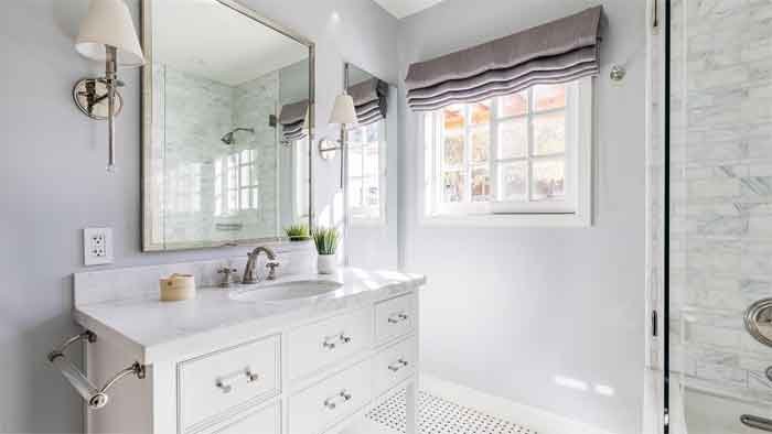 large mirro in small bathroom ideas