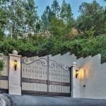 main-gate-pillar-with-light