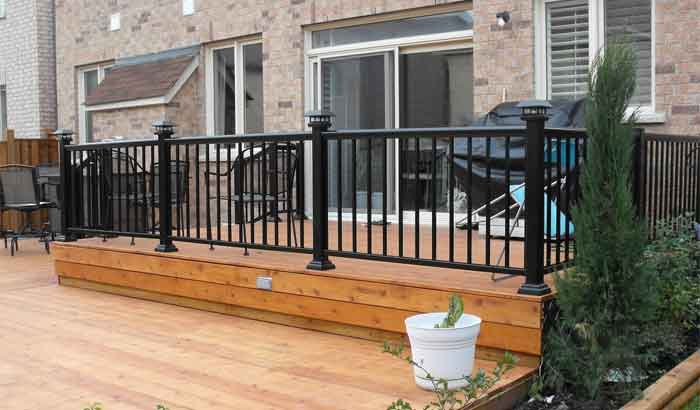 Black steel balcony railing for house front