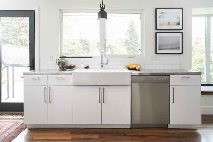 farmhouse style kitchen sink design