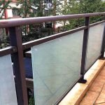 glass-iron-balcony-railing