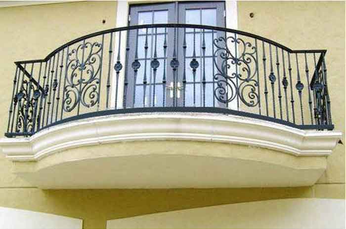 grill style balcony railing designs