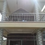 simple-steel-railing-design-house-front-balcony