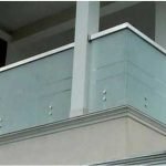 steel-balcony-railing-with-glass-design