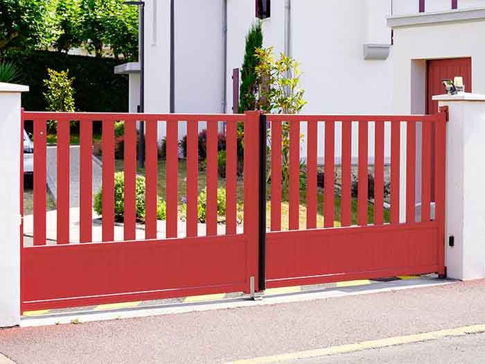 Vibrant shade main iron gate colour