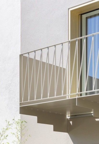 zigzag steel railing balcony design