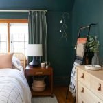 emerald-green-burnt-orange-combination-for-walls