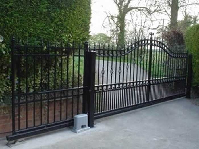 Fence cantilever sliding gate designs