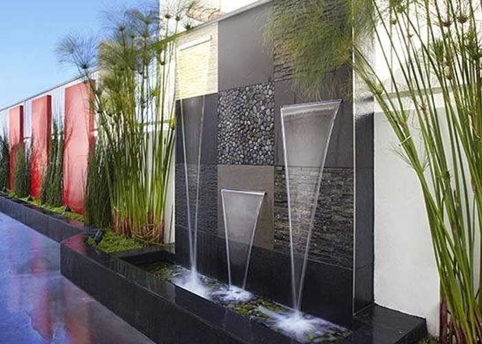 Water Feature in Boundary Wall