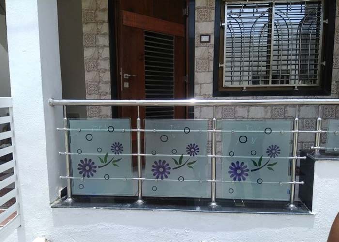 Balcony Design with Glass Railing