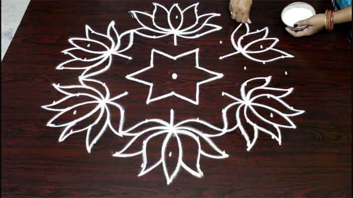 lotus rangoli design with 4 8 10 dots