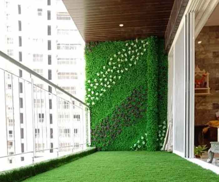 Balcony Wall Decoration with Artificial Grass