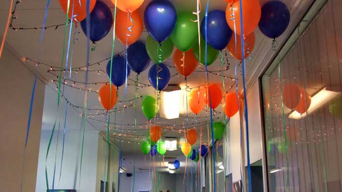 balloon holi office decoration ideas