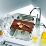 Corner sink plan in the present-day kitchen