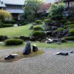 Use Gravel or Sand in japanese garden design