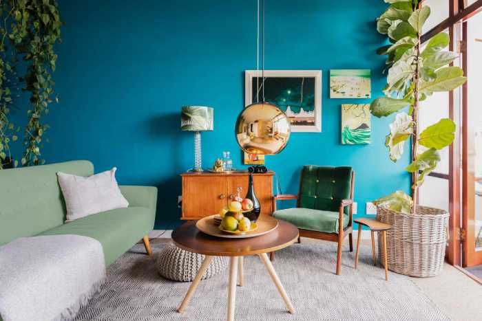 Settle on a variety of plot for modern retro living room
