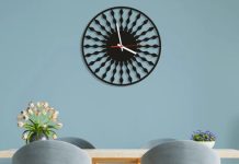 Round shaped wall clock