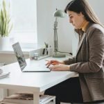 Selecting the Ideal Direction for Your Work Desk