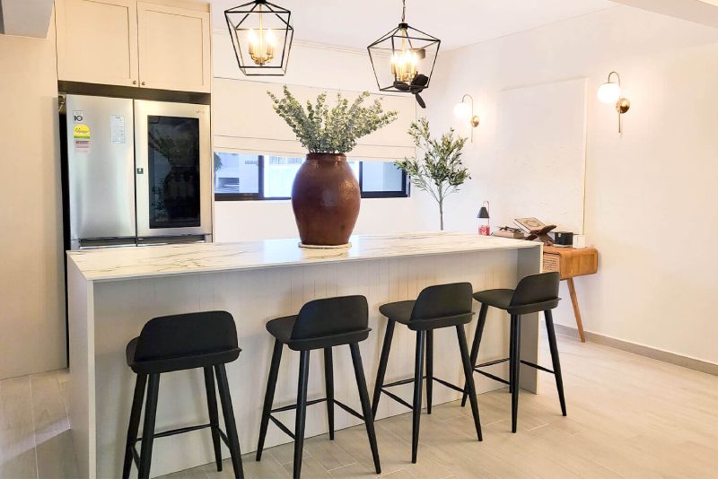 Different types of high stools for the kitchen