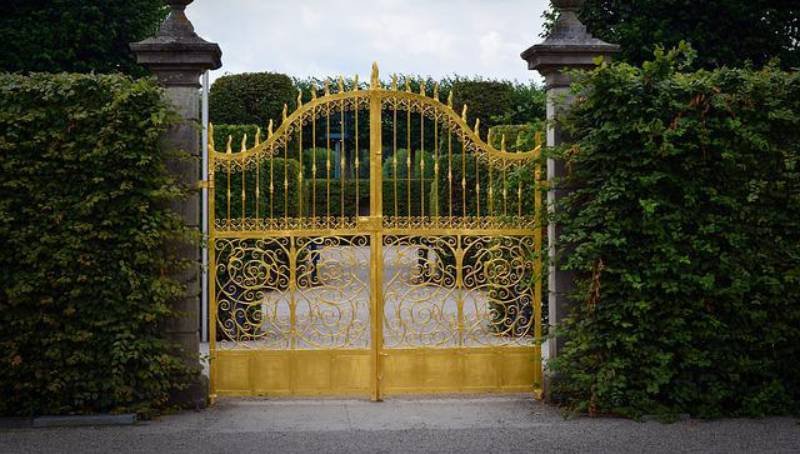 Vastu colours for the main house gate