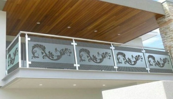 different types of Glass available for a Glass Railing