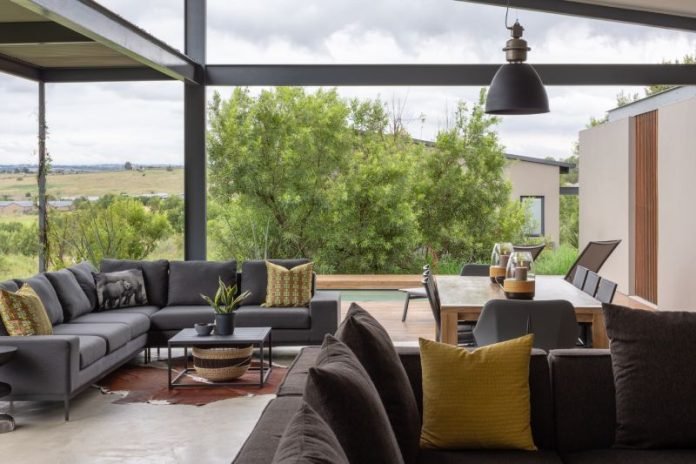 Understanding the Nuances: The Difference Between a Lounge and Living Room